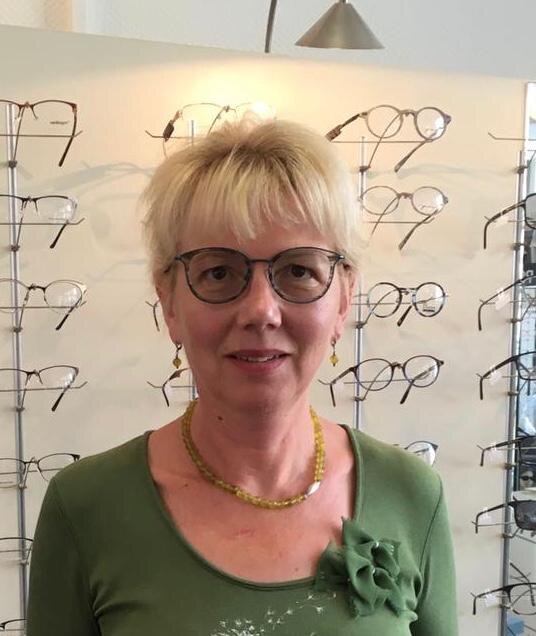 Katrin Henning, Fachverkäuferin für Produkte der Augenoptik bei Brillen-Wagner